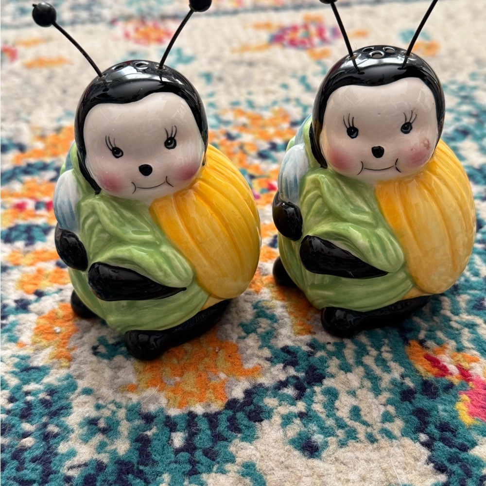 Burton‎ and Burton ladybug salt and pepper shakers